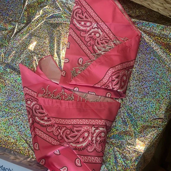 Pink bedazzled fringe Bandana - Picture 1 of 2